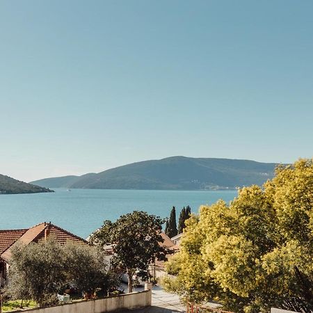 Apartmani Mara Kumbor Buitenkant foto