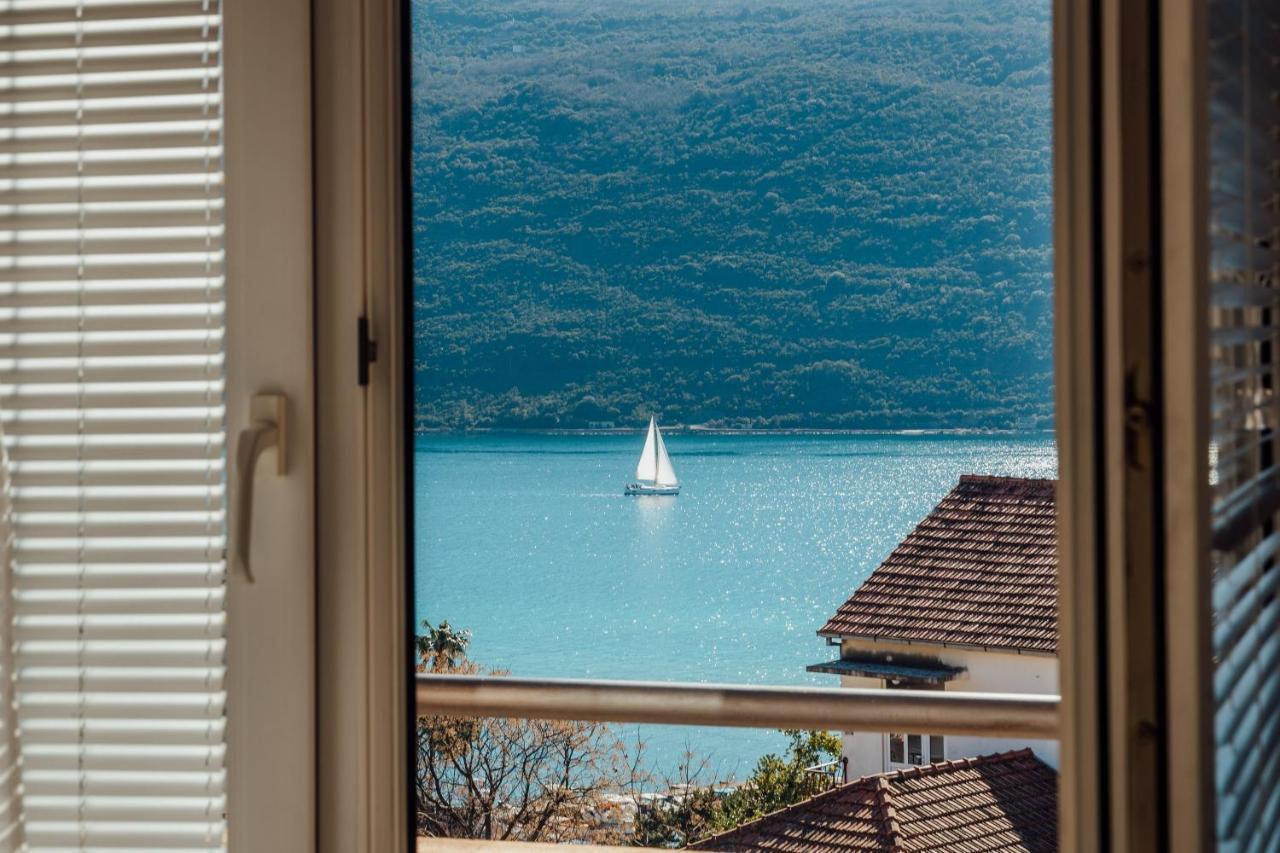 Apartmani Mara Kumbor Buitenkant foto